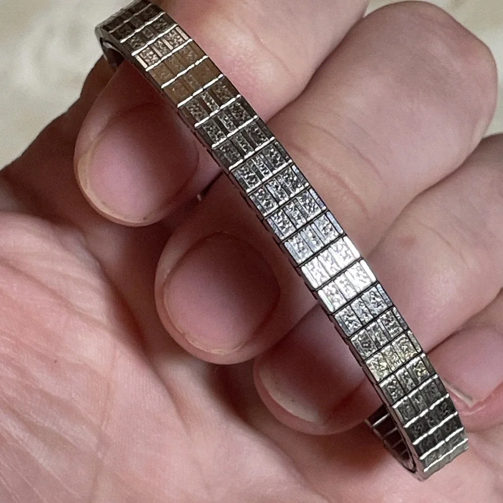Vintage Timex Quartz Bracelet Band N'Cell, Rounded Rectangle Face,‎ Silver Tone